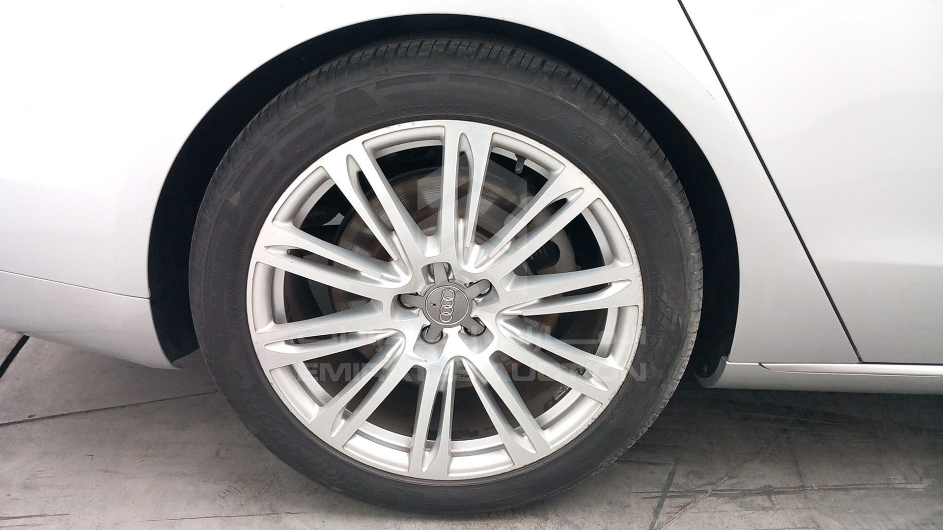 2011 AUDI A8 VIN: WAURVB4HXBN014026