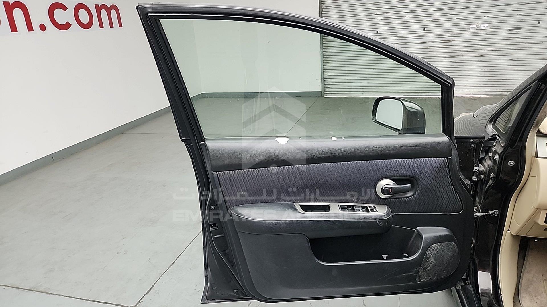 2011 NISSAN TIIDA VIN: 3N1BC1C73BL386856
