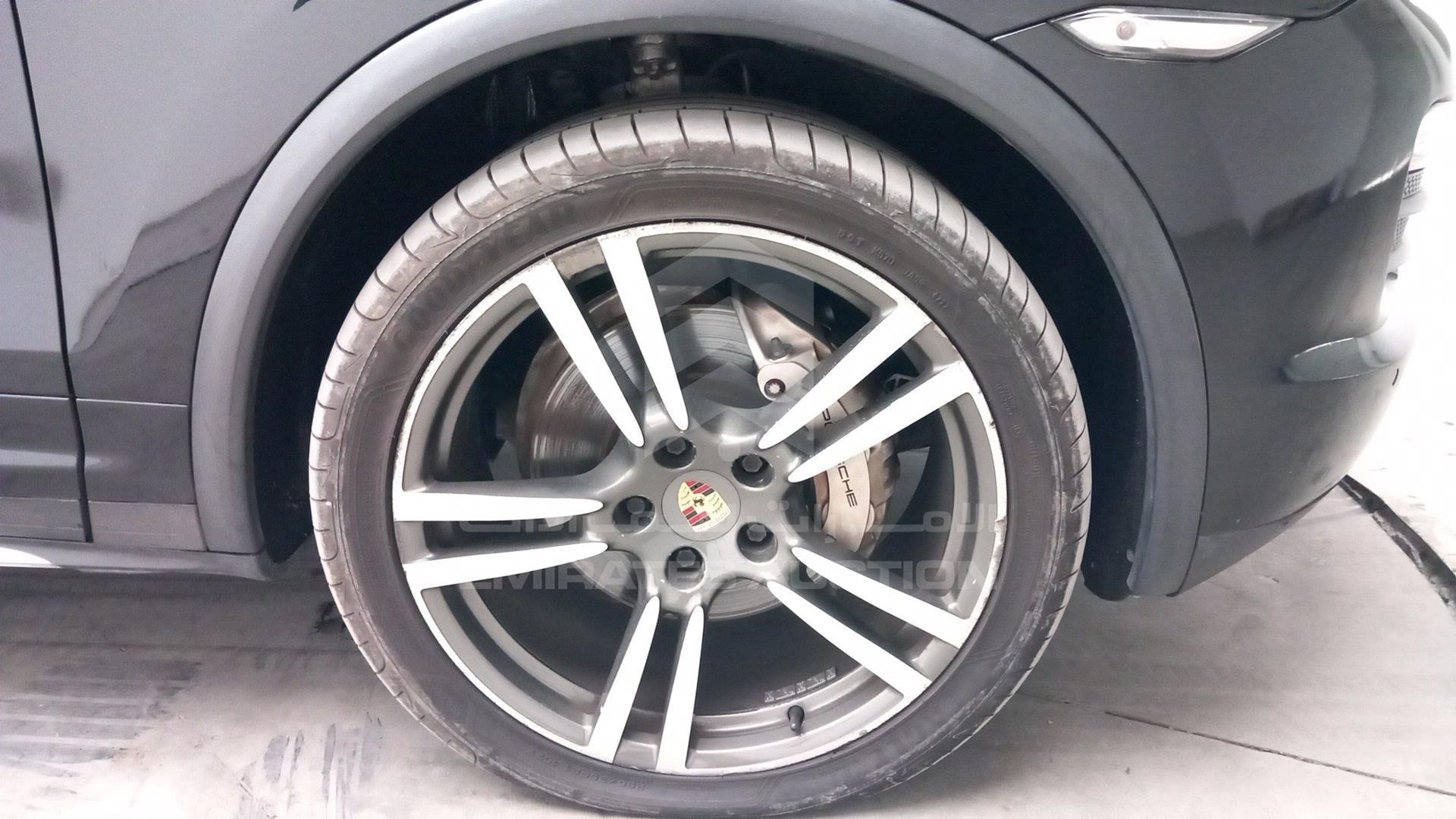 2013 PORSCHE CAYENNE S VIN: WP1ZZZ92ZDLA86594