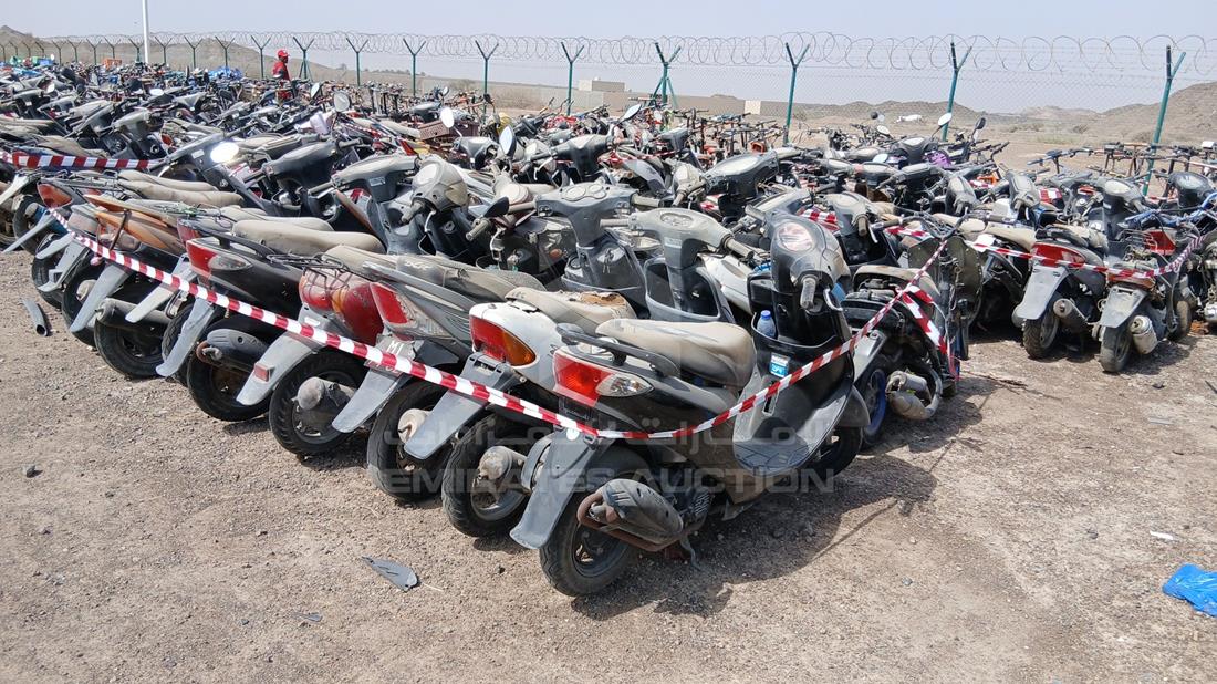 20 Scooter - Scrap without document — Rear Right Angle — Photo 8