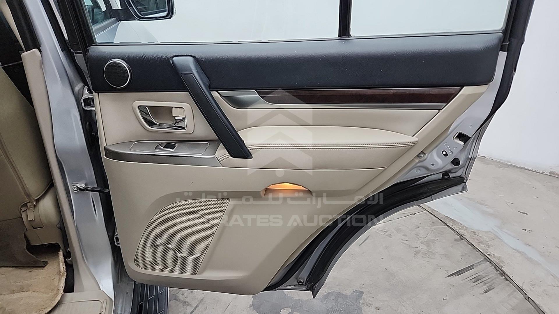 2012 MITSUBISHI PAJERO VIN: JMYLRV95WCJ709340