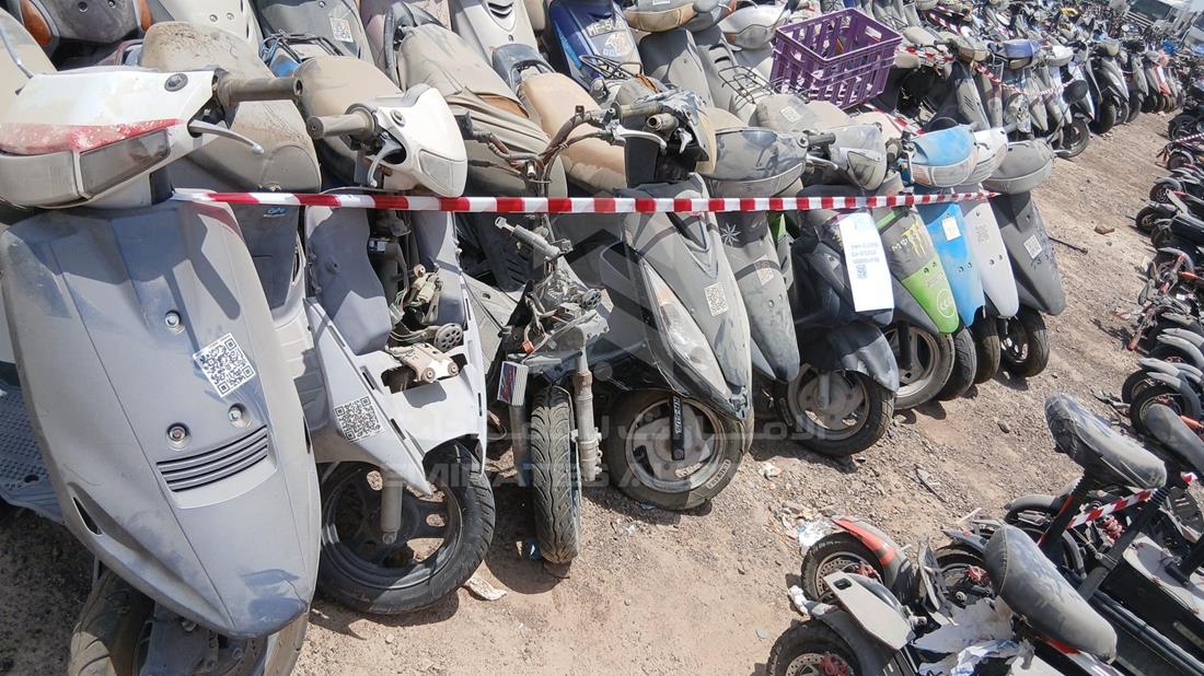 20 Scooter - Scrap without document — Front Right Tyre — Photo 18