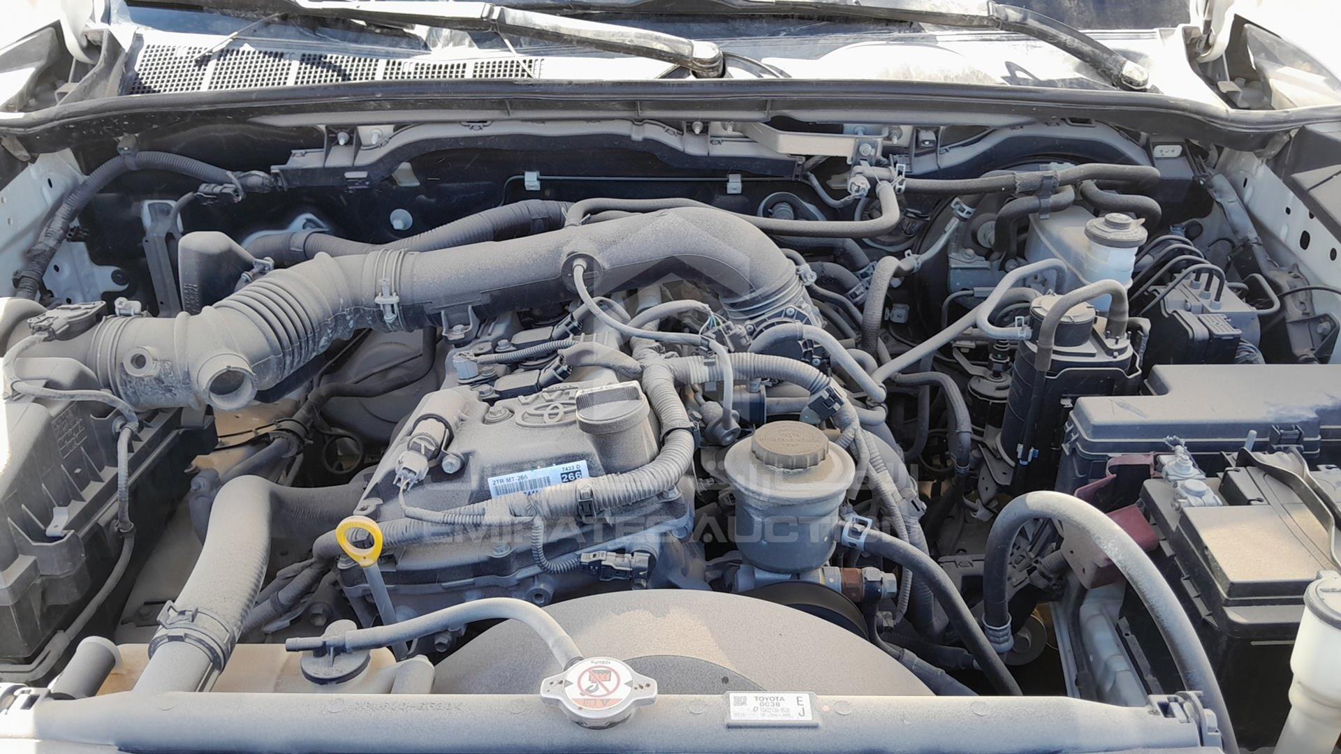 2020 TOYOTA HILUX VIN: MR0HX8CD4L1400235
