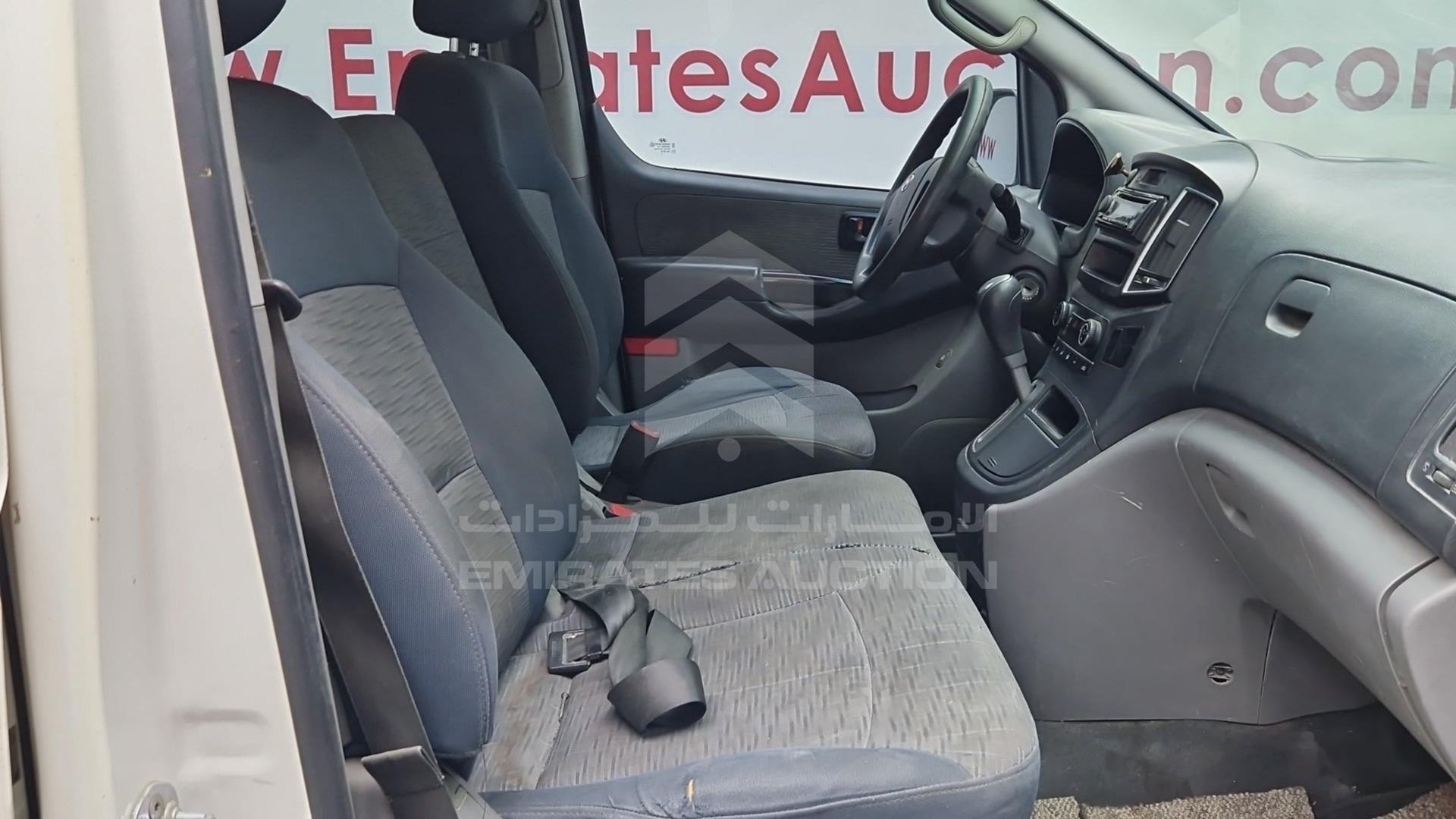 2016 HYUNDAI H1 VIN: KMJWA37RXGU775139