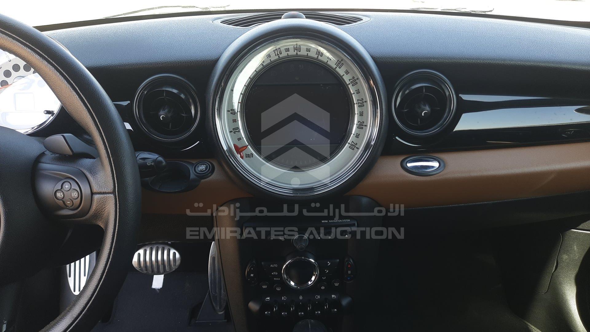 2012 MINI COOPER S VIN: WMWSX310XCT381344