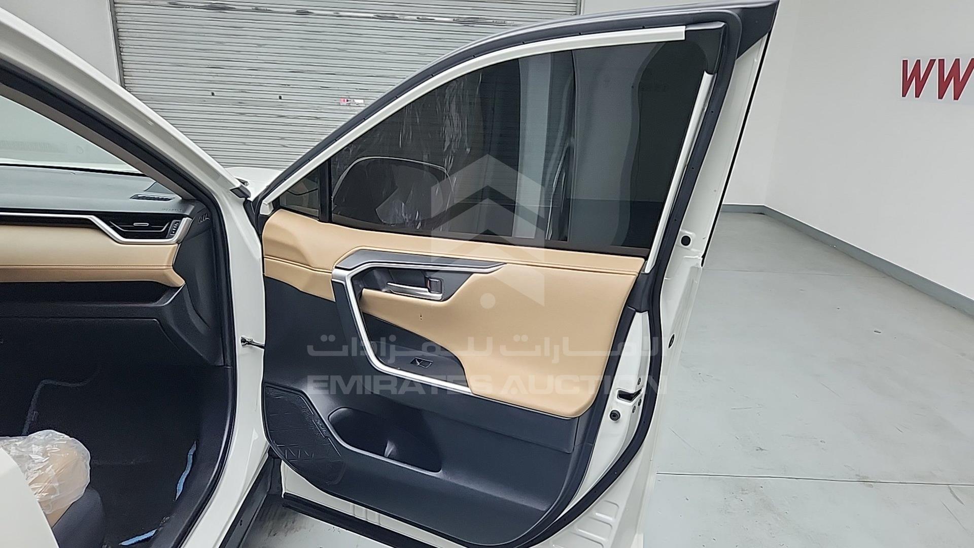 2019 TOYOTA RAV-4 VIN: JTMDW3FV6KD516671