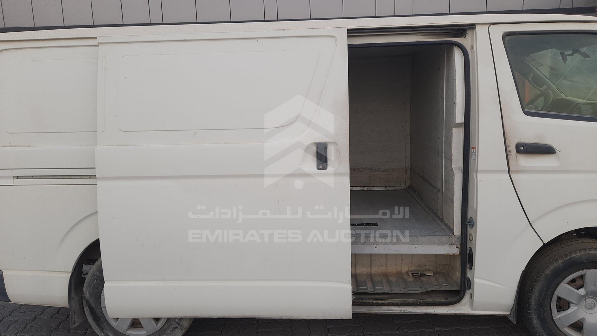 2017 TOYOTA HIACE VIN: JTFHX02P1H0111359