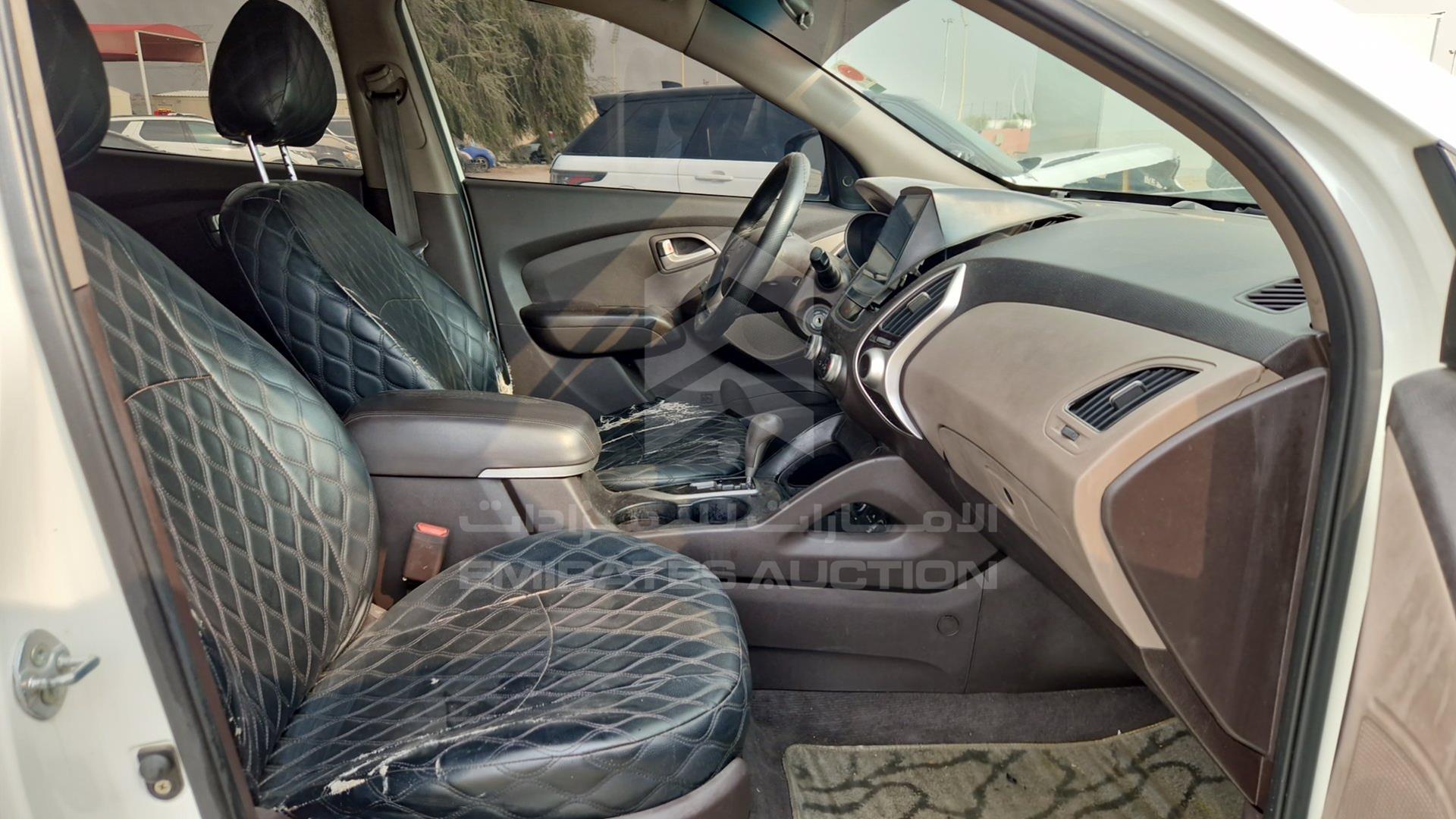 2013 HYUNDAI TUCSON VIN: KMHJT81B3DU674809