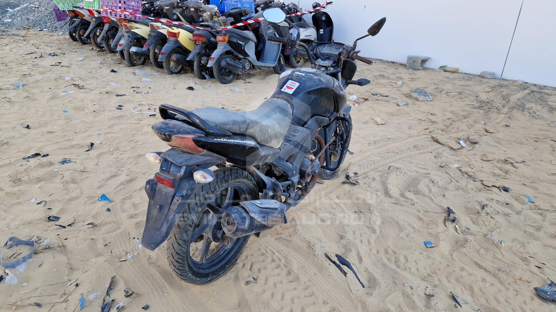 0 HONDA UNICORN VIN: ME4KC2039G8002674