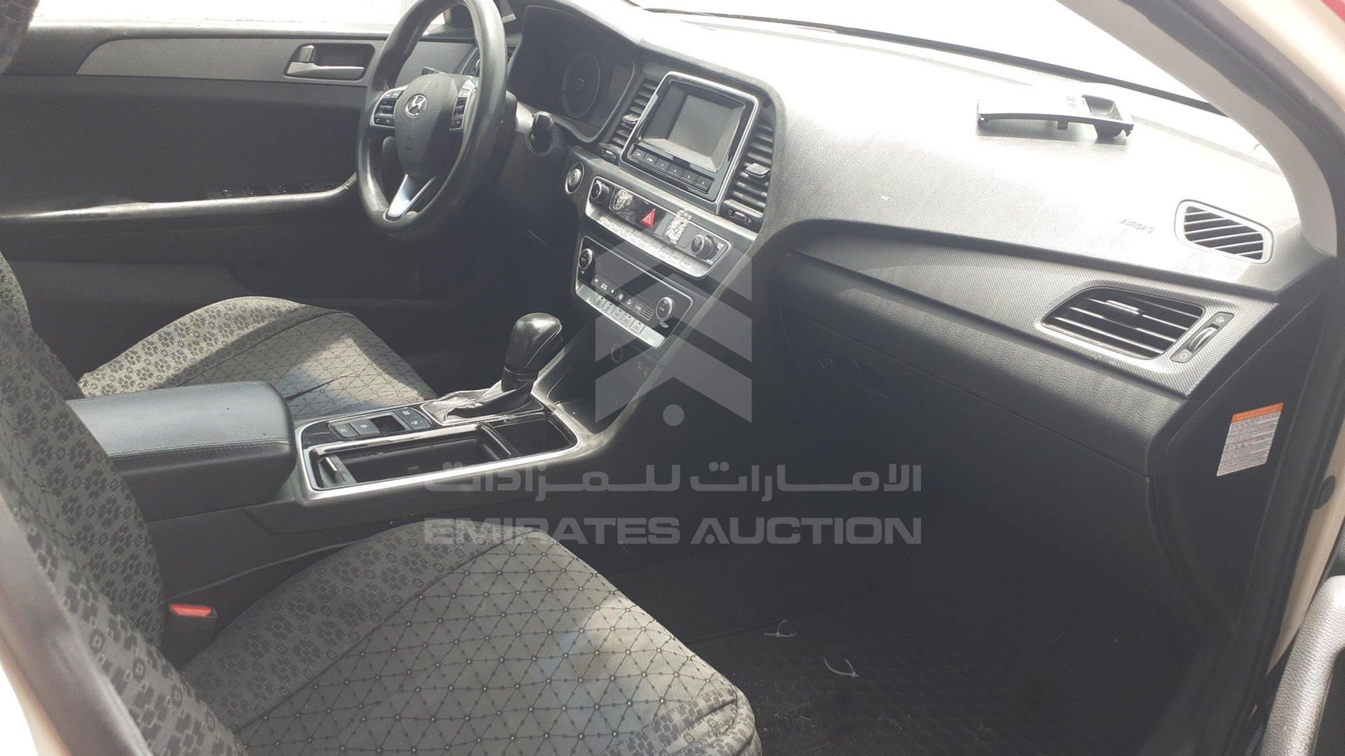 2019 HYUNDAI SONATA VIN: KMHE24133KA093007