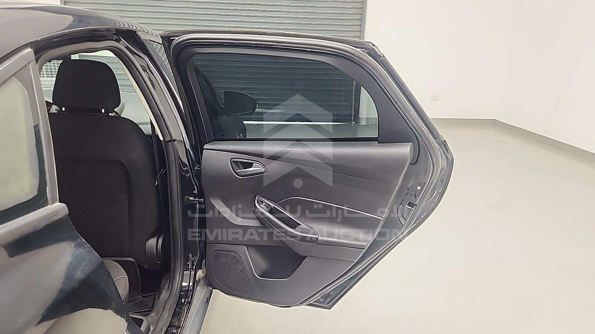 2018 FORD FOCUS VIN: 1FADP3F28JL310619