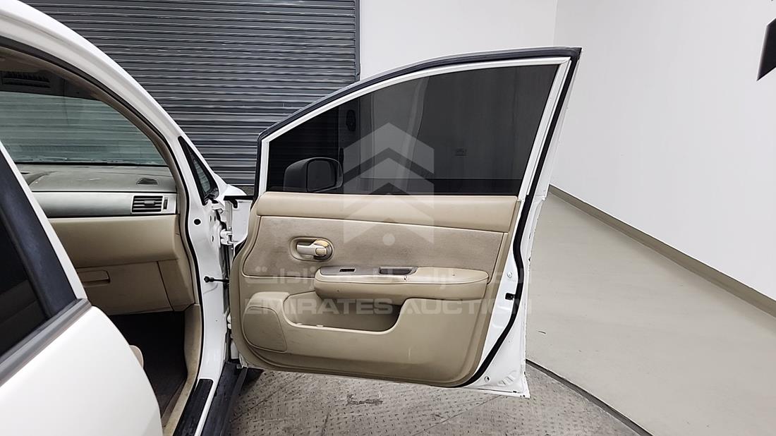 2008 Nissan Tiida — Front Right Door — Photo 21