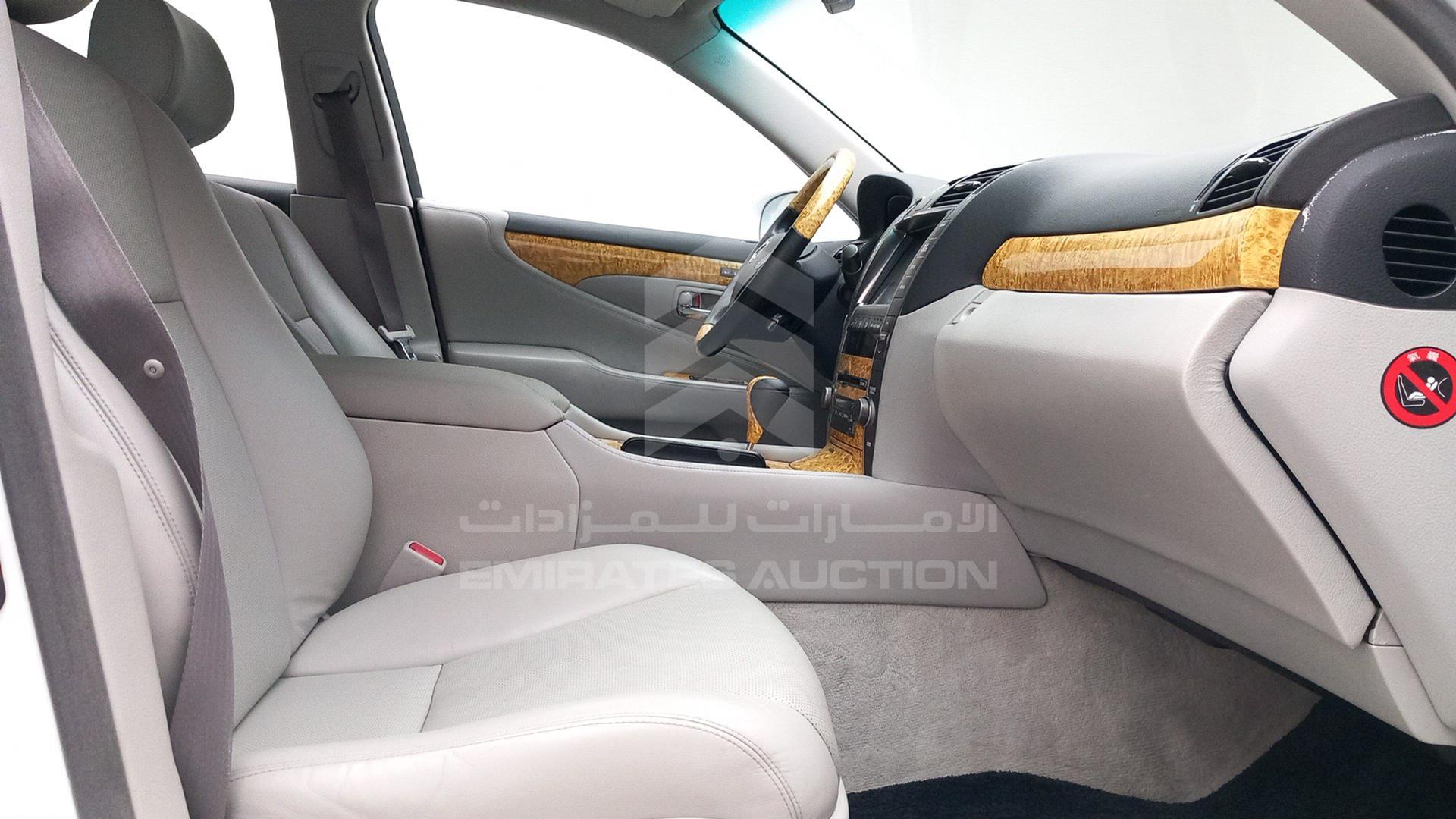 2008 LEXUS LS 460 VIN: JTHGL46F505008833