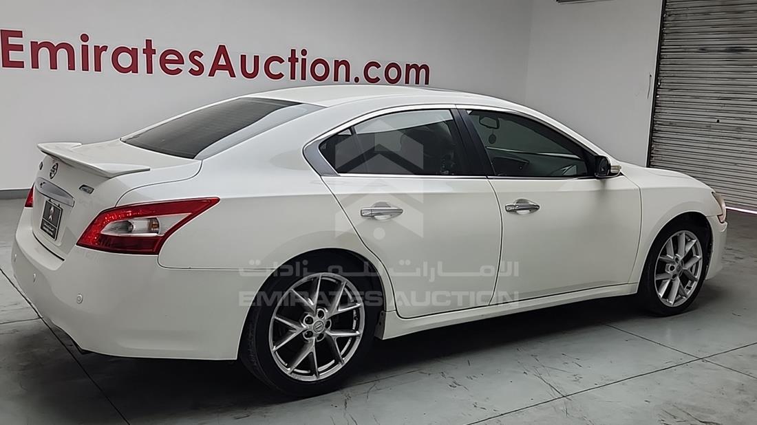 2010 Nissan Maxima — Rear Right Angle — Photo 8