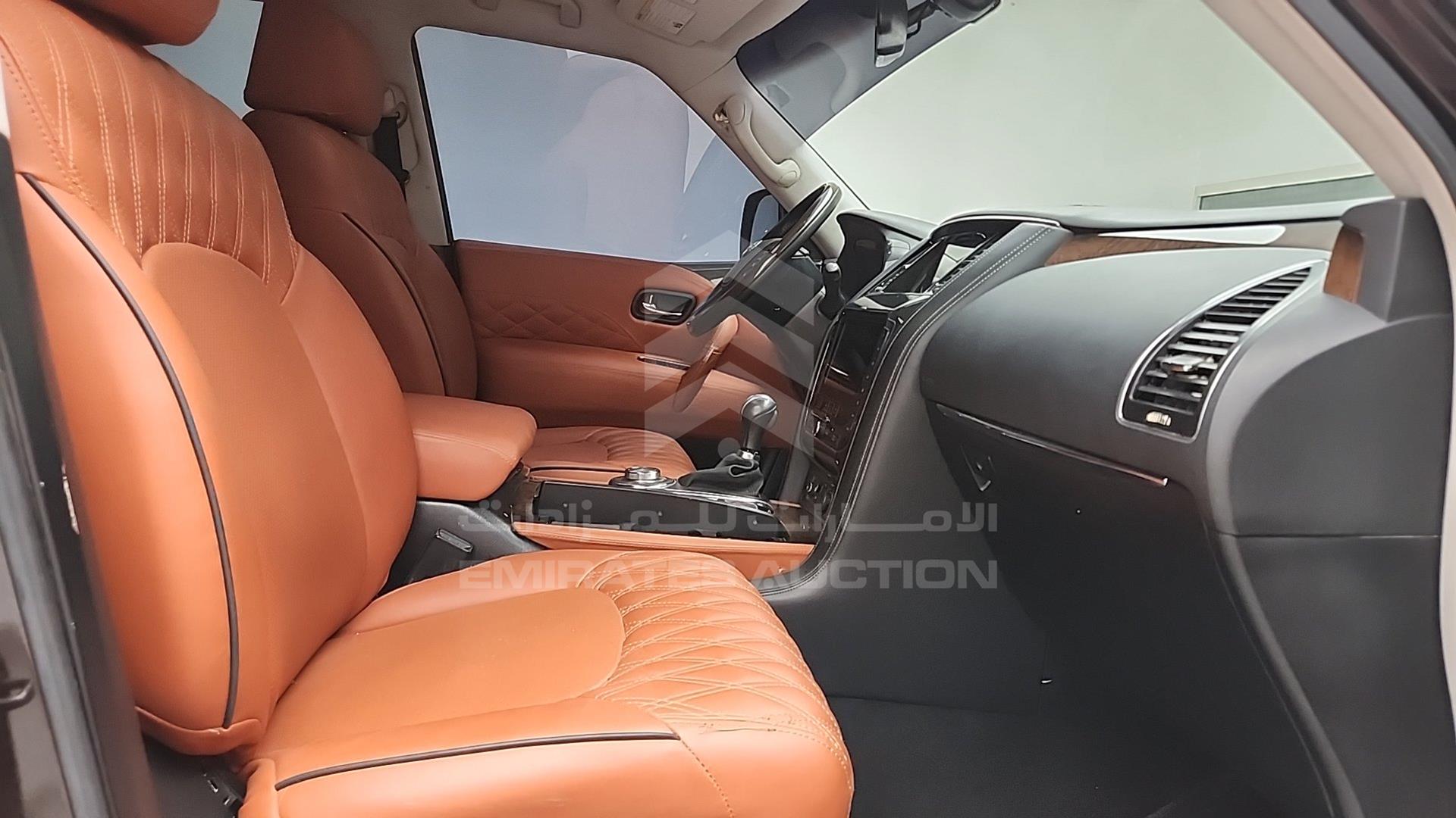 2011 INFINITI QX56 VIN: JNRAZ25Y0B9000342