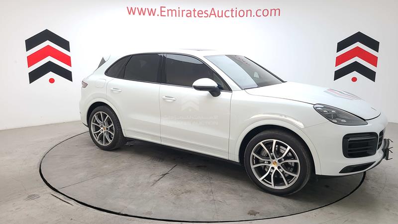 WP1AB2AYXKDA60232 2019 Porsche Cayenne S photo 7