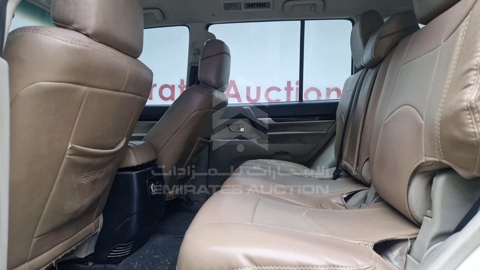2011 MITSUBISHI PAJERO VIN: JMYLRV95WBJ708816