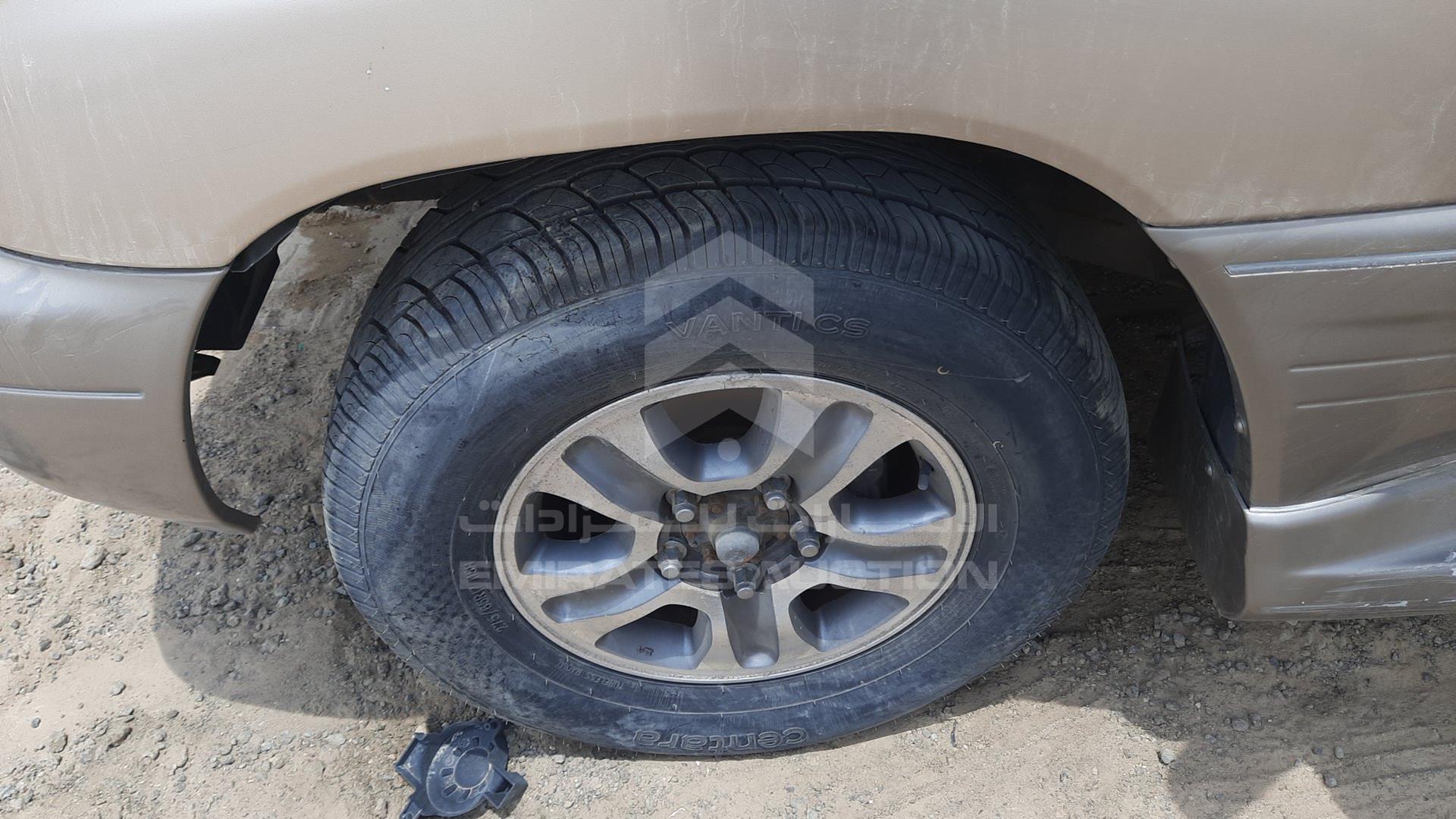 2000 LEXUS LX 470 VIN: JT6HT00W4Y0113337