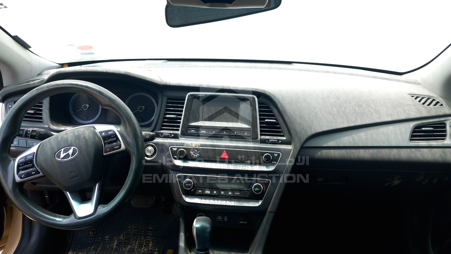 2019 HYUNDAI SONATA VIN: KMHE24135KA092943