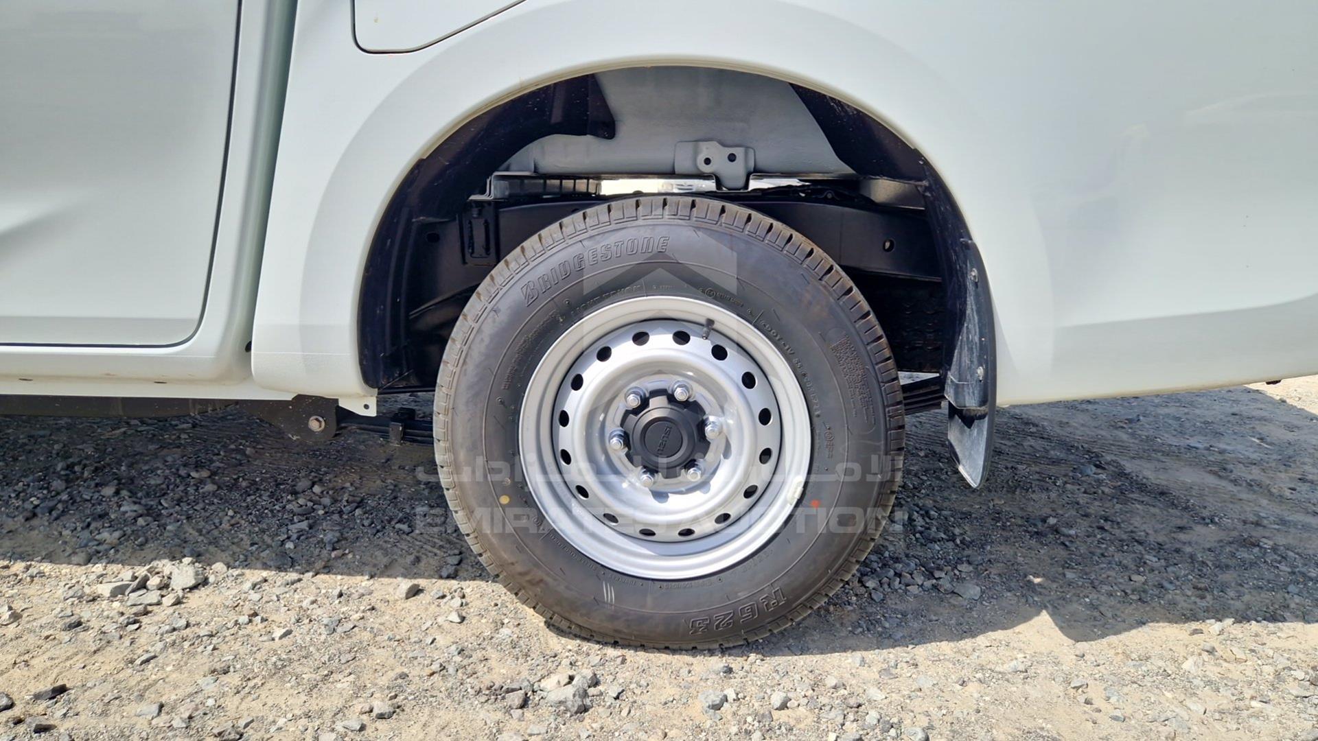 2024 ISUZU D-MAX VIN: MPAEL3376RT008775
