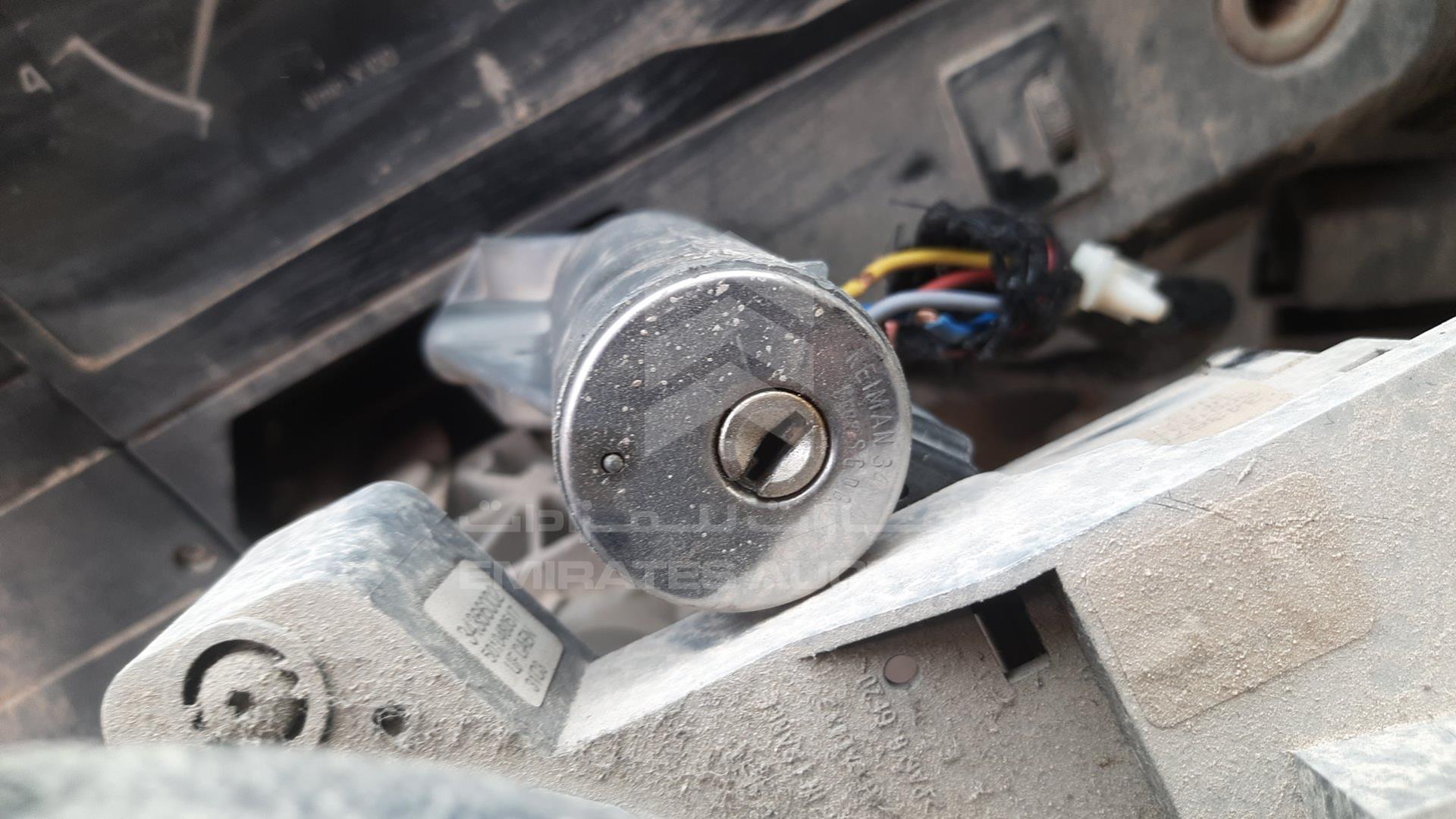 0 RENAULT --- VIN: VF633BXB03E100519