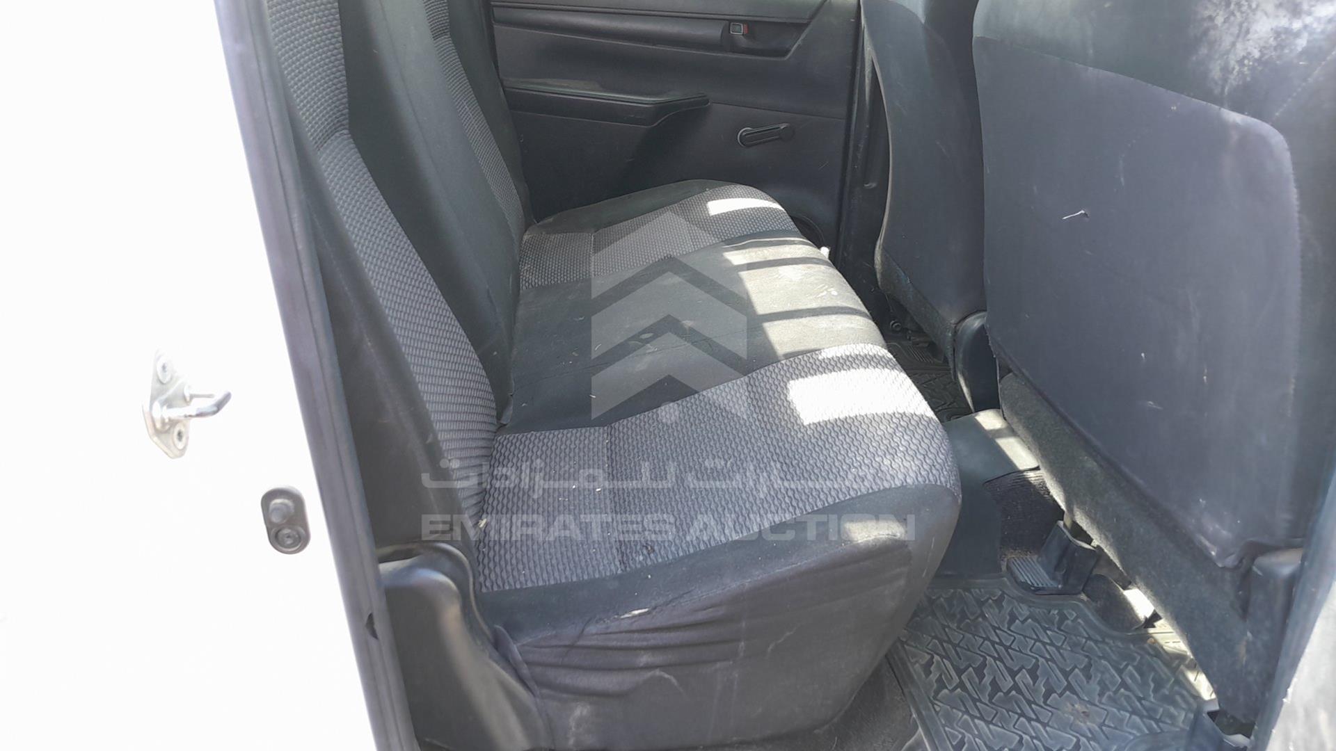 2016 TOYOTA HILUX VIN: MR0CX6CD2G0290716