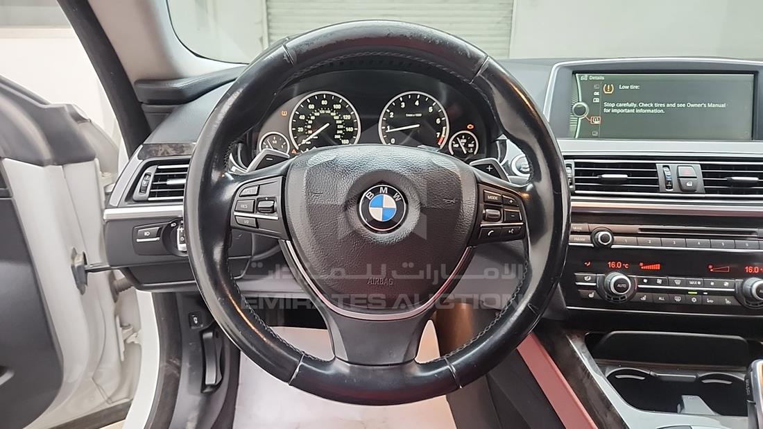 بي ام دبليو 650 2012 — التحكمات في عجلة القيادة — صورة 16