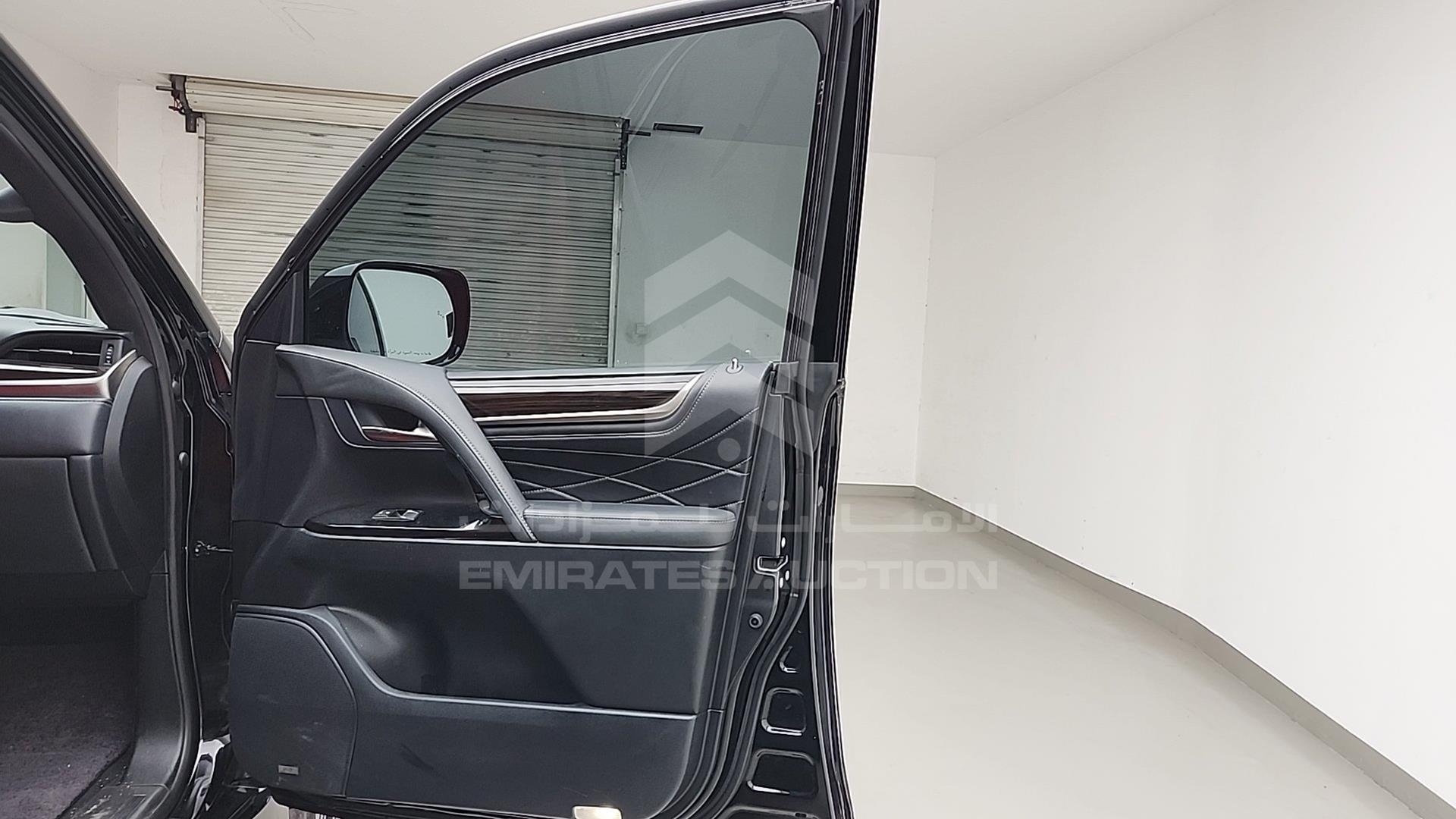 2020 LEXUS LX 570 VIN: JTJHY00W8L4331290