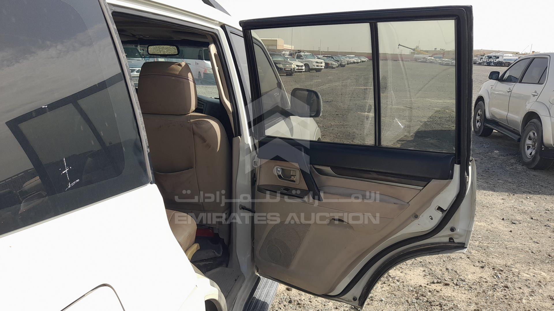 2012 MITSUBISHI PAJERO VIN: JMYLRV95WCJ704546
