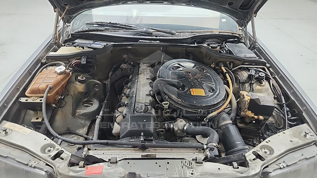 1990 Mercedes 300 SEL — Engine Bay — Photo 27