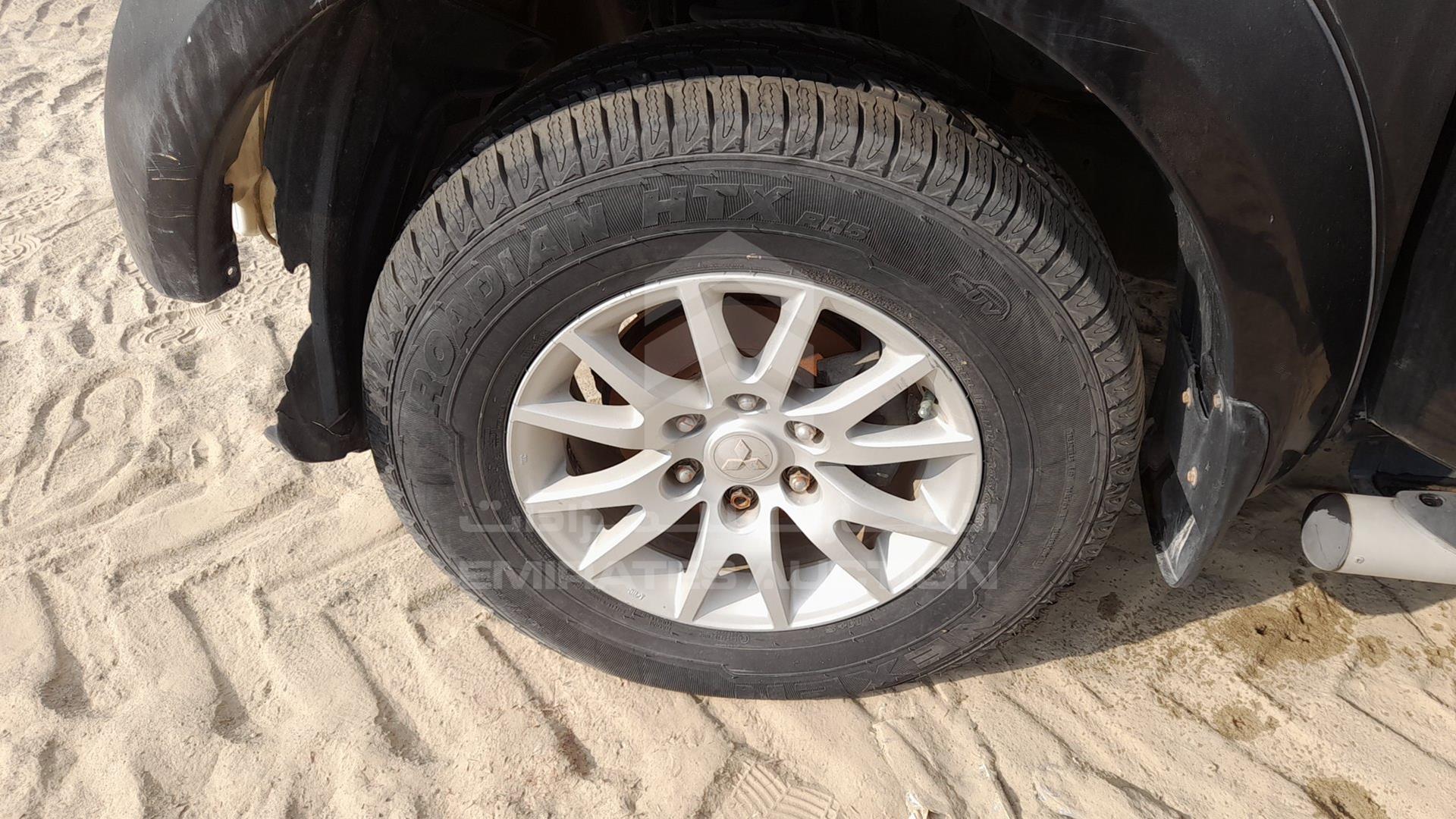 2011 MITSUBISHI PAJERO SPORT VIN: MMEMU71N9BF007857