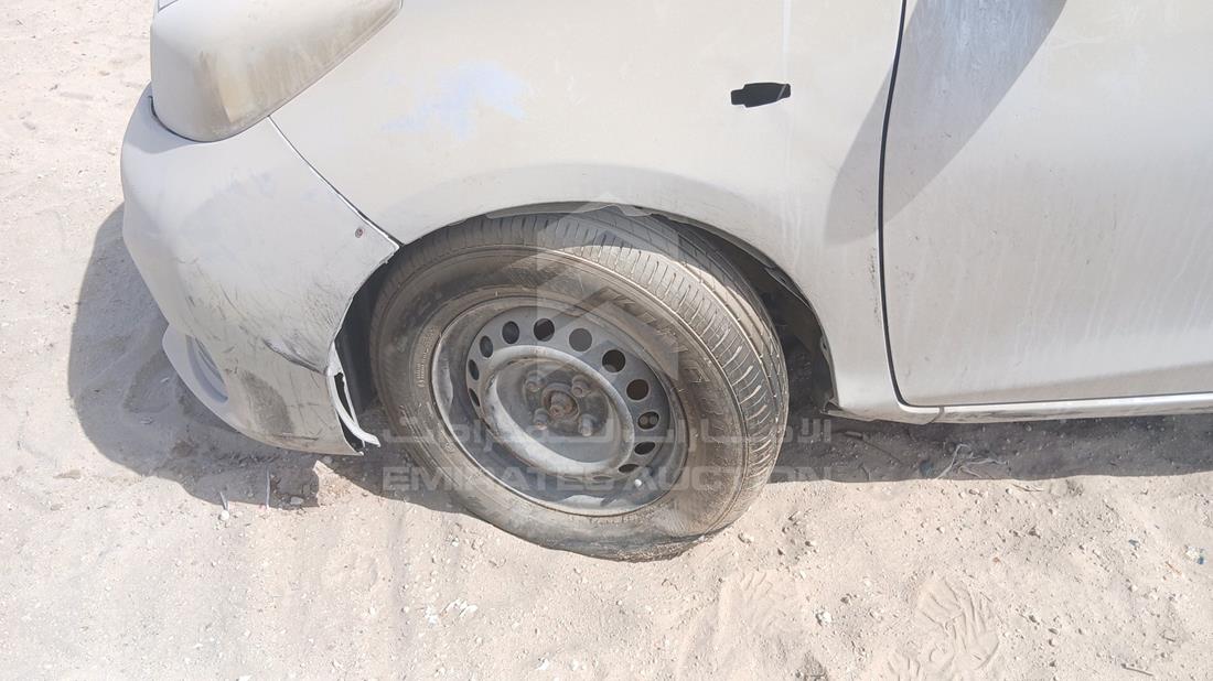 تويوتا ياريس 2014 — الإطار الأمامي الأيسر — صورة 32