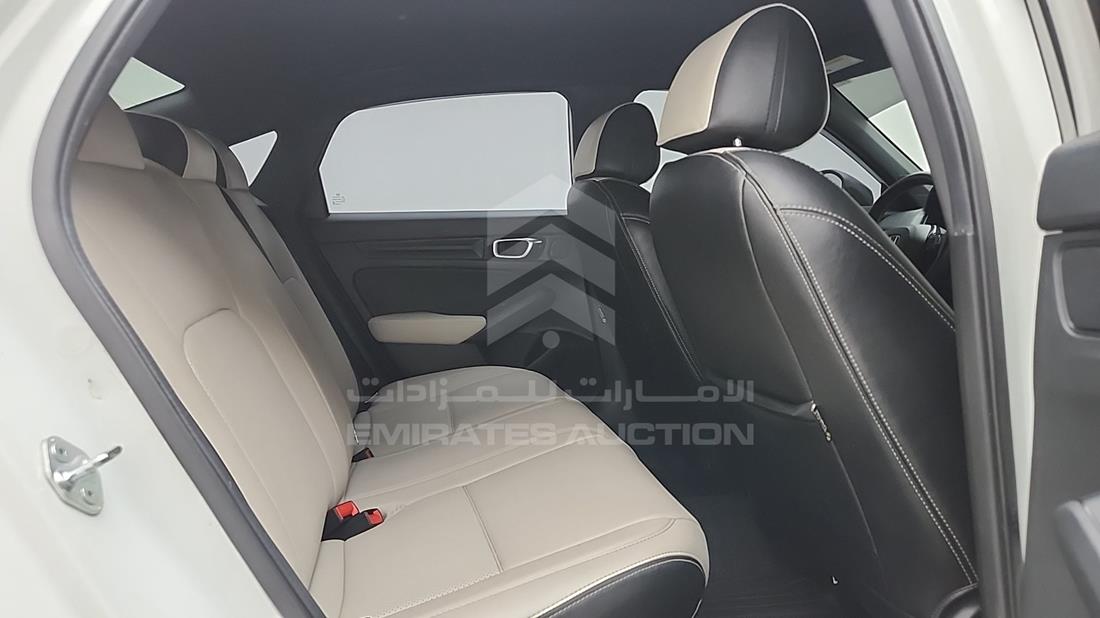 هوندا سيفيك 2024 — زاوية الراكب الخلفي اليمنى — صورة 27