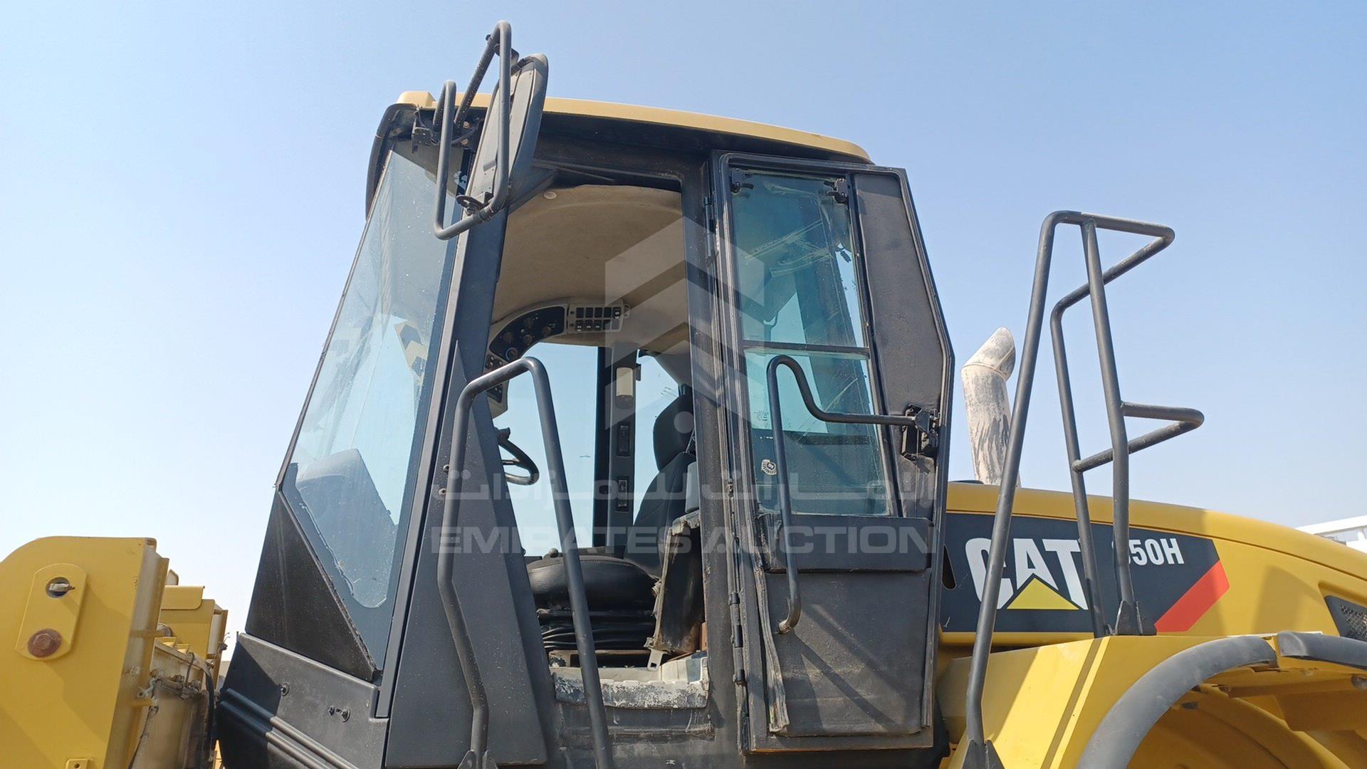 2007 CATERPILLAR --- VIN: CAT0950HHN1A00988