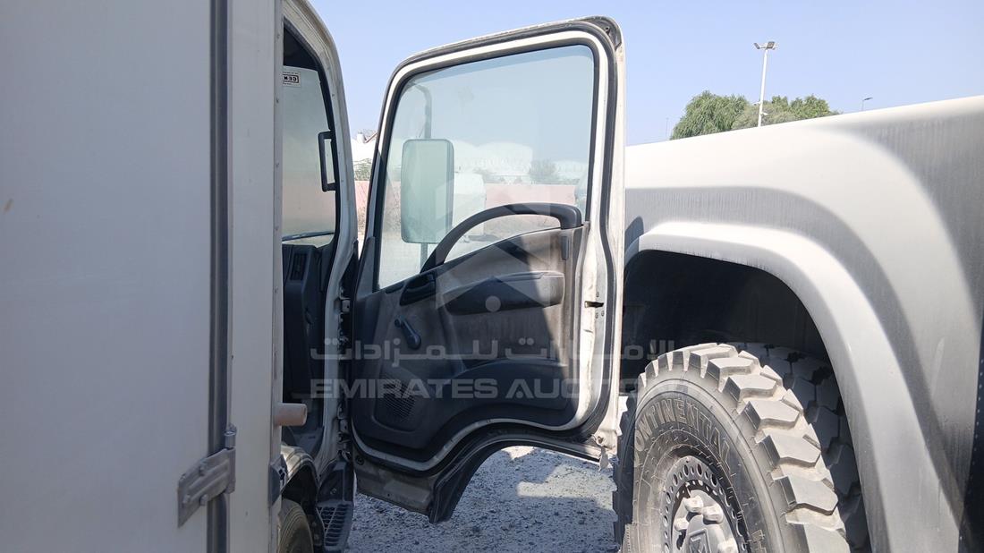 2014 Isuzu NMR — Front Right Door — Photo 22