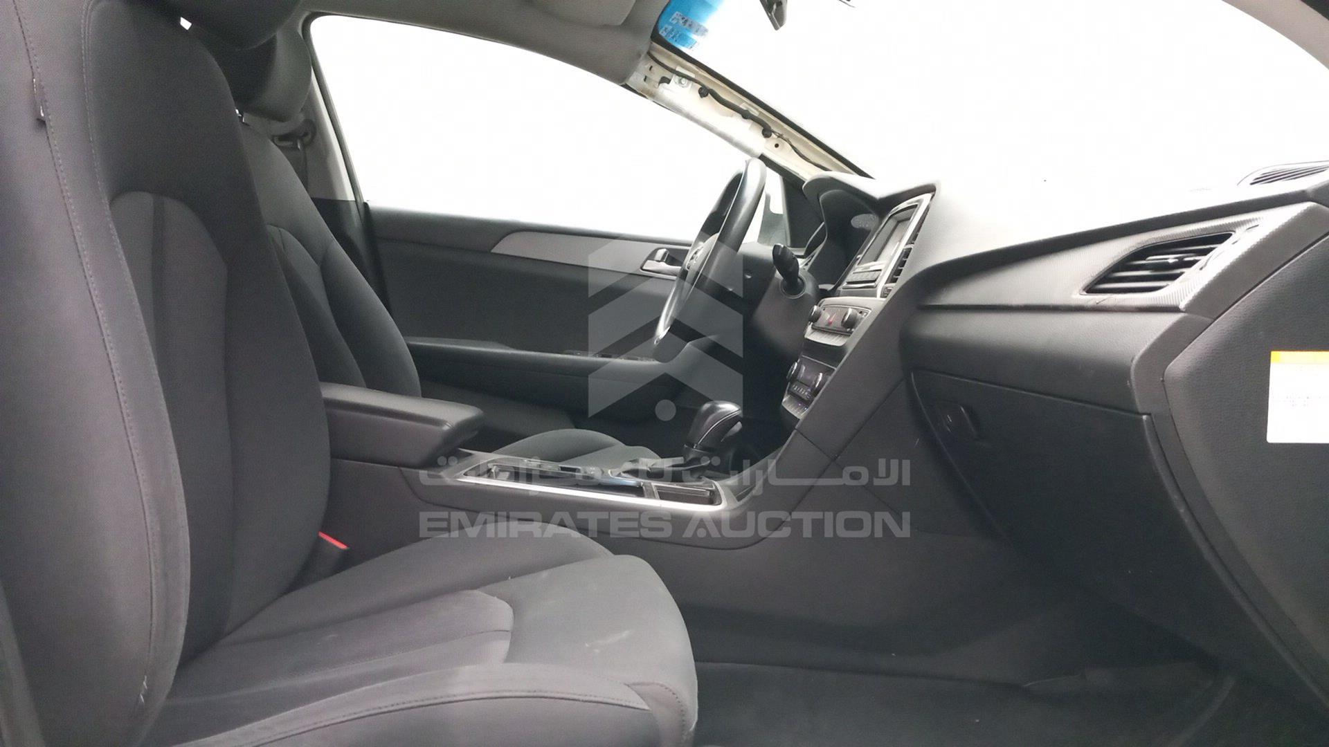2019 HYUNDAI SONATA HYBRID VIN: KMHE24137KA093091