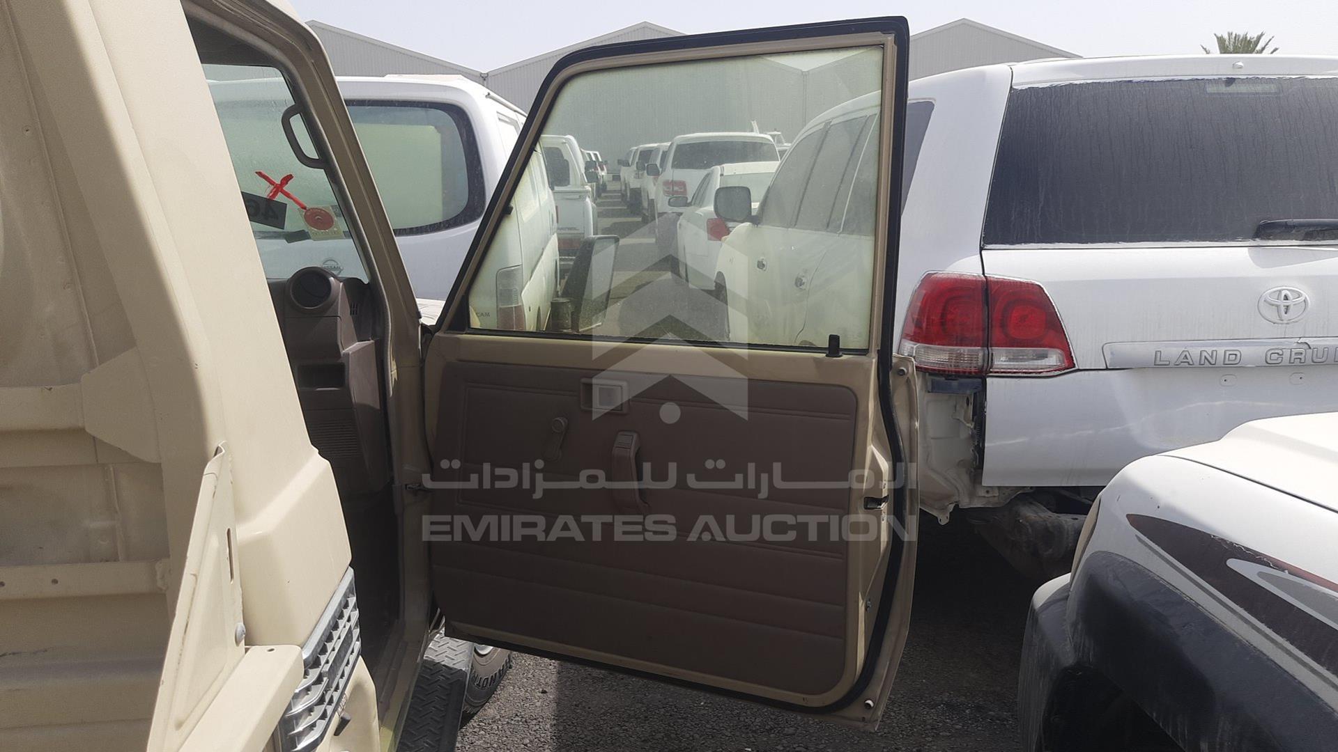2014 TOYOTA LAND CRUISER VIN: JTFLU71J5E4319550