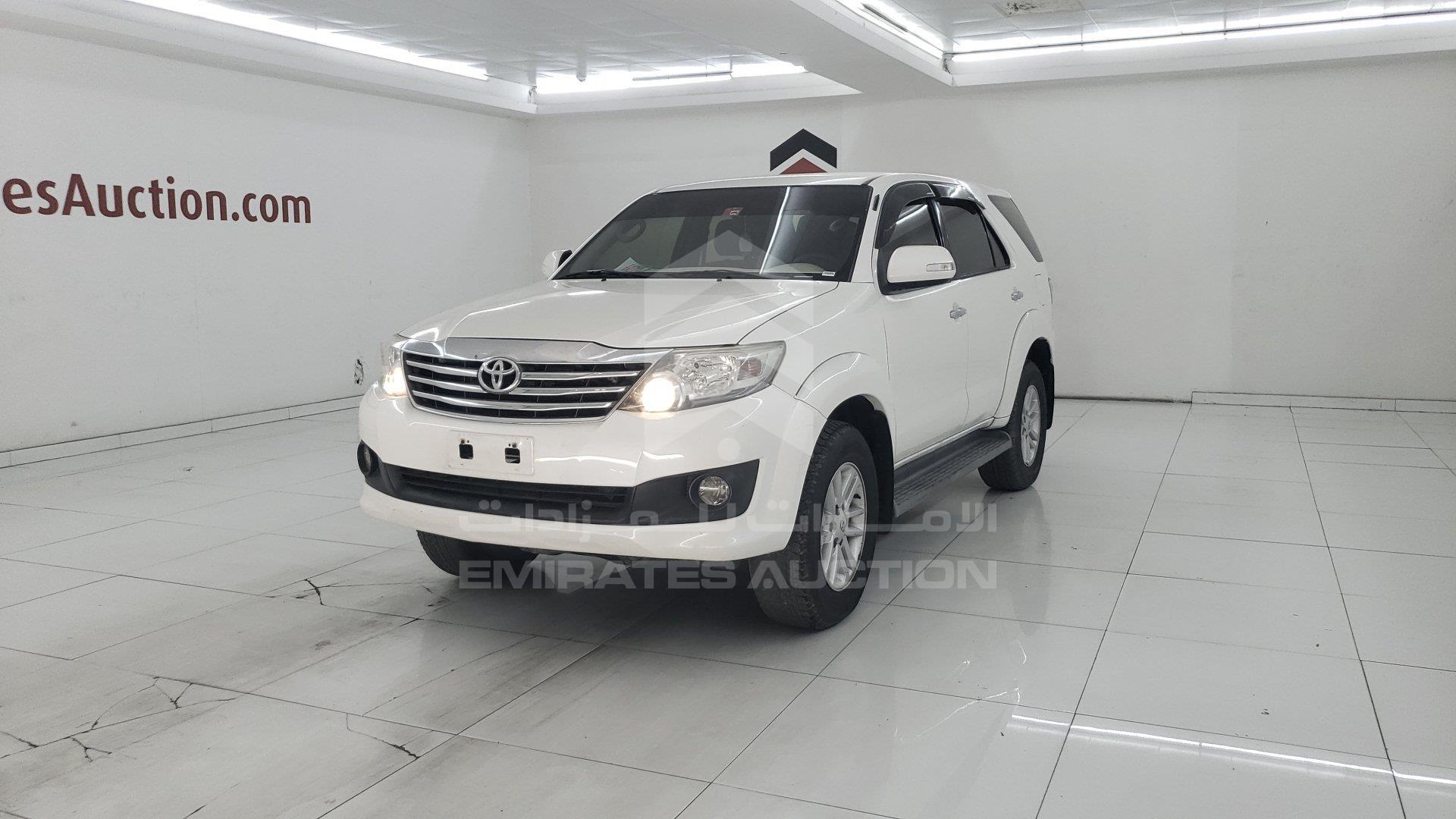 MHFYX59G0D8044989 - 2013 Toyota Fortuner - #356025