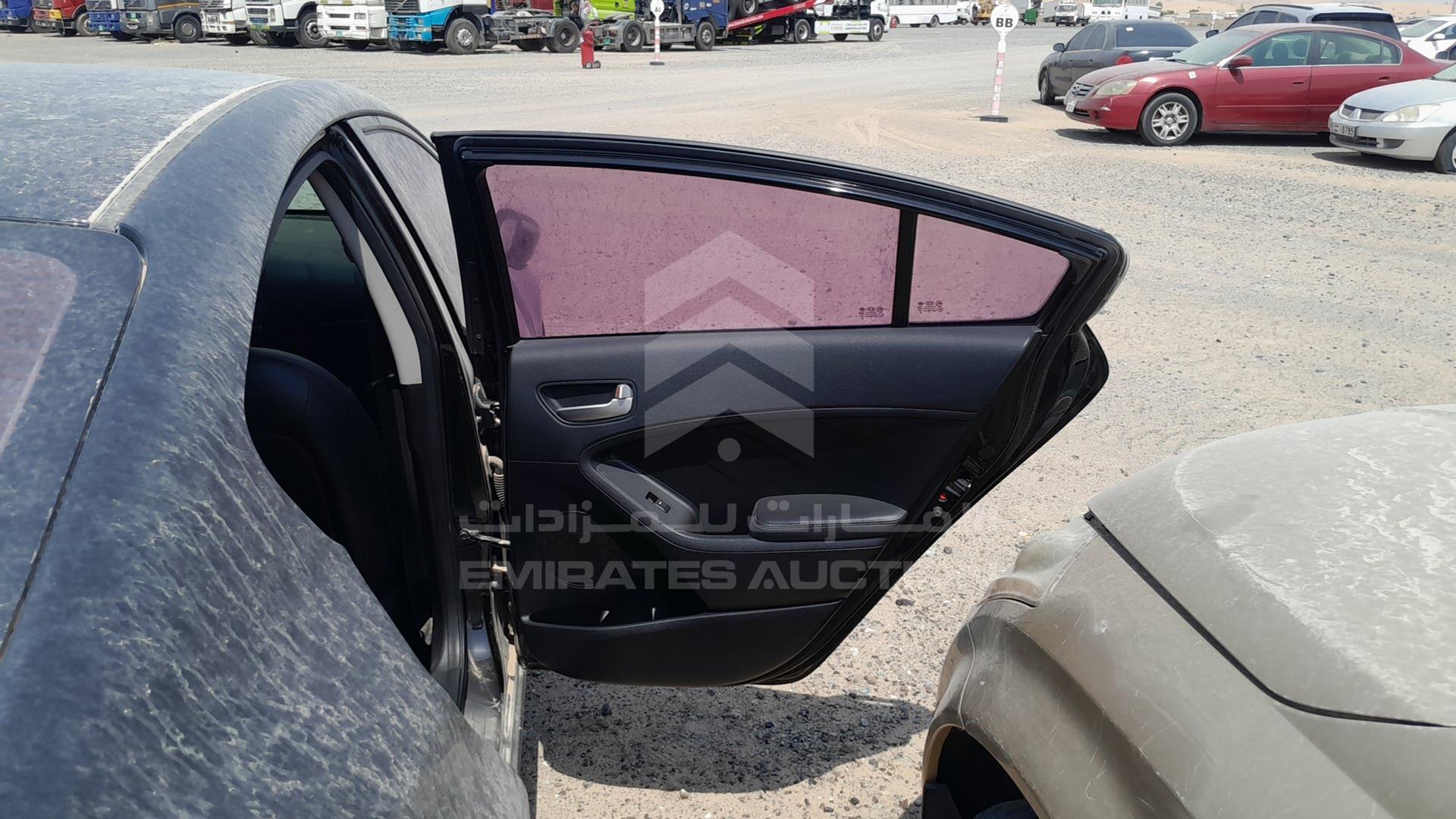 2013 KIA CERATO VIN: KNAFJ412BDA044067