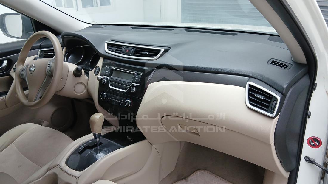 2015 Nissan X-Trail — Front Right Passenger Dashboard View — Photo 28