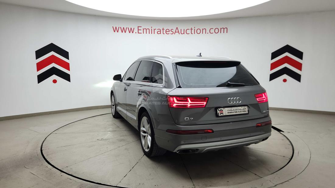 2017 Audi Q7 — Rear Left Angle — Photo 9