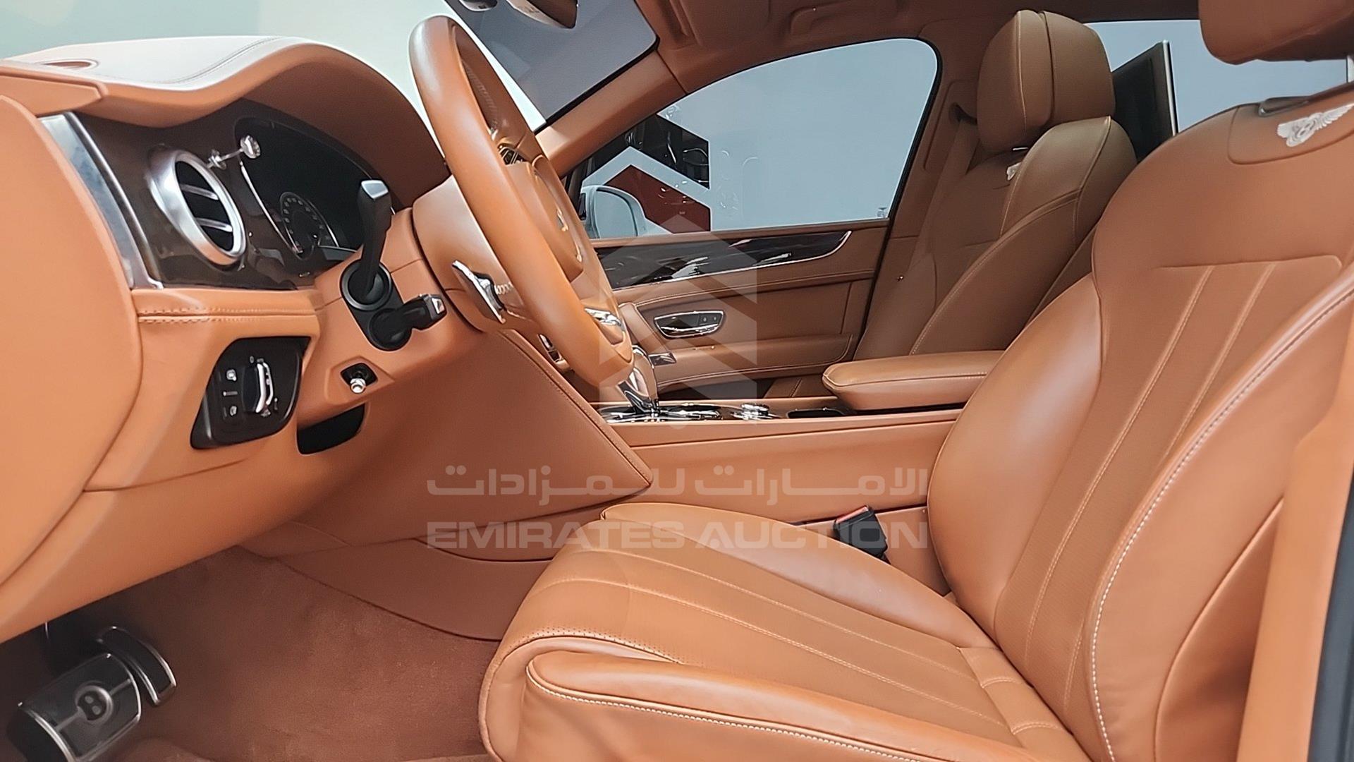 2018 BENTLEY BENTAYGA VIN: SJAAL1ZV5JC022898