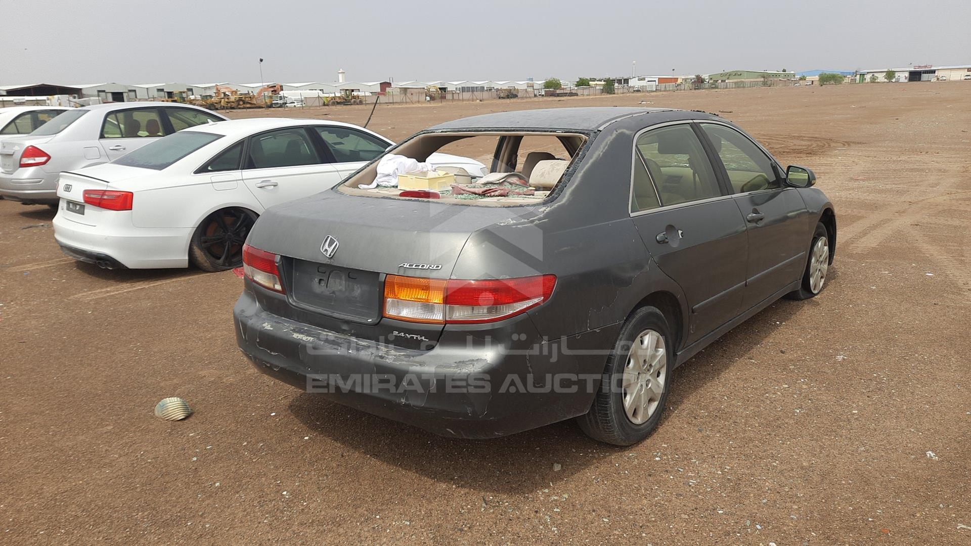 2005 HONDA ACCORD VIN: JHMCM56595C400192