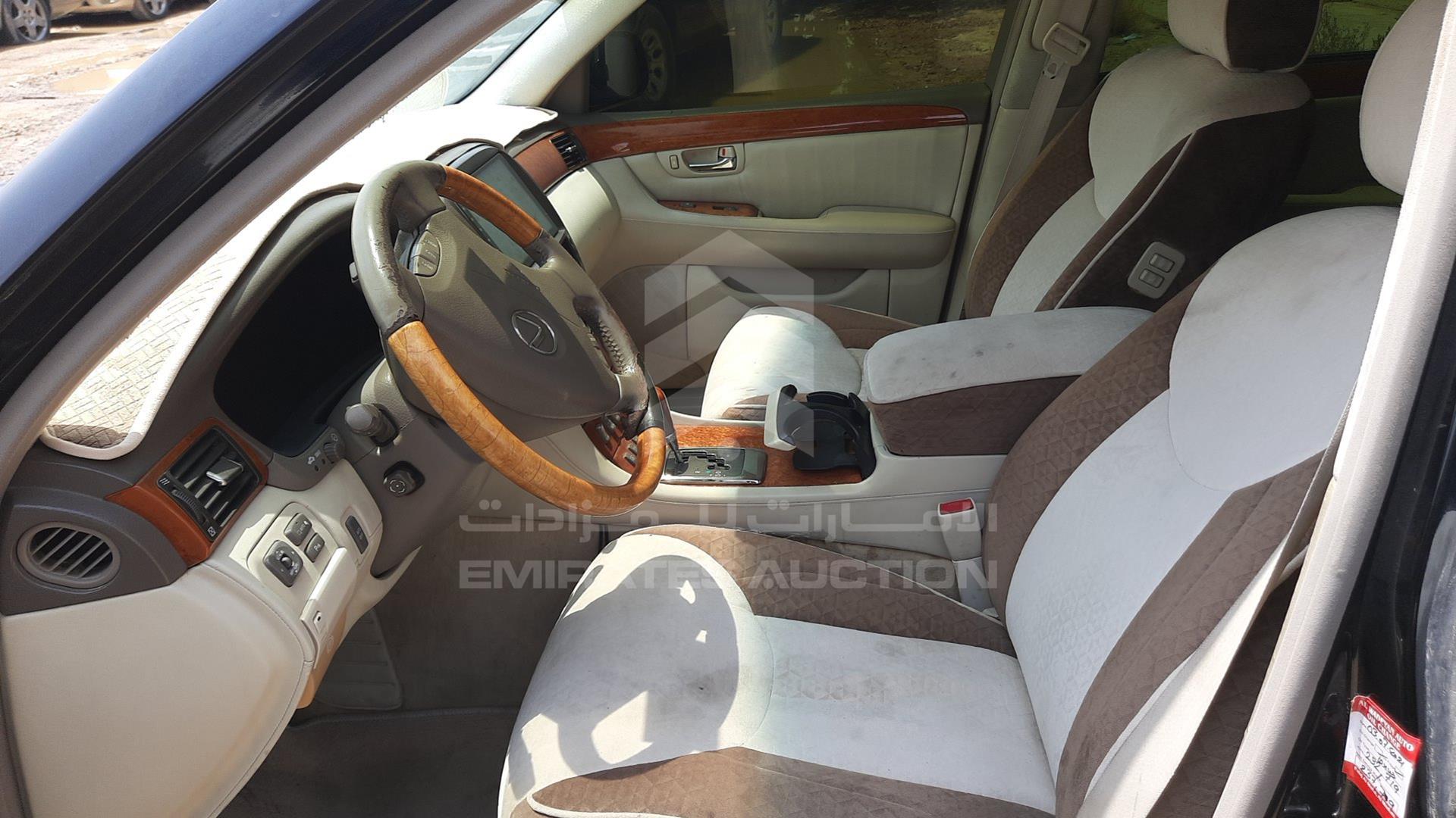 2004 LEXUS LS 430 VIN: JTHBN36FX40135742