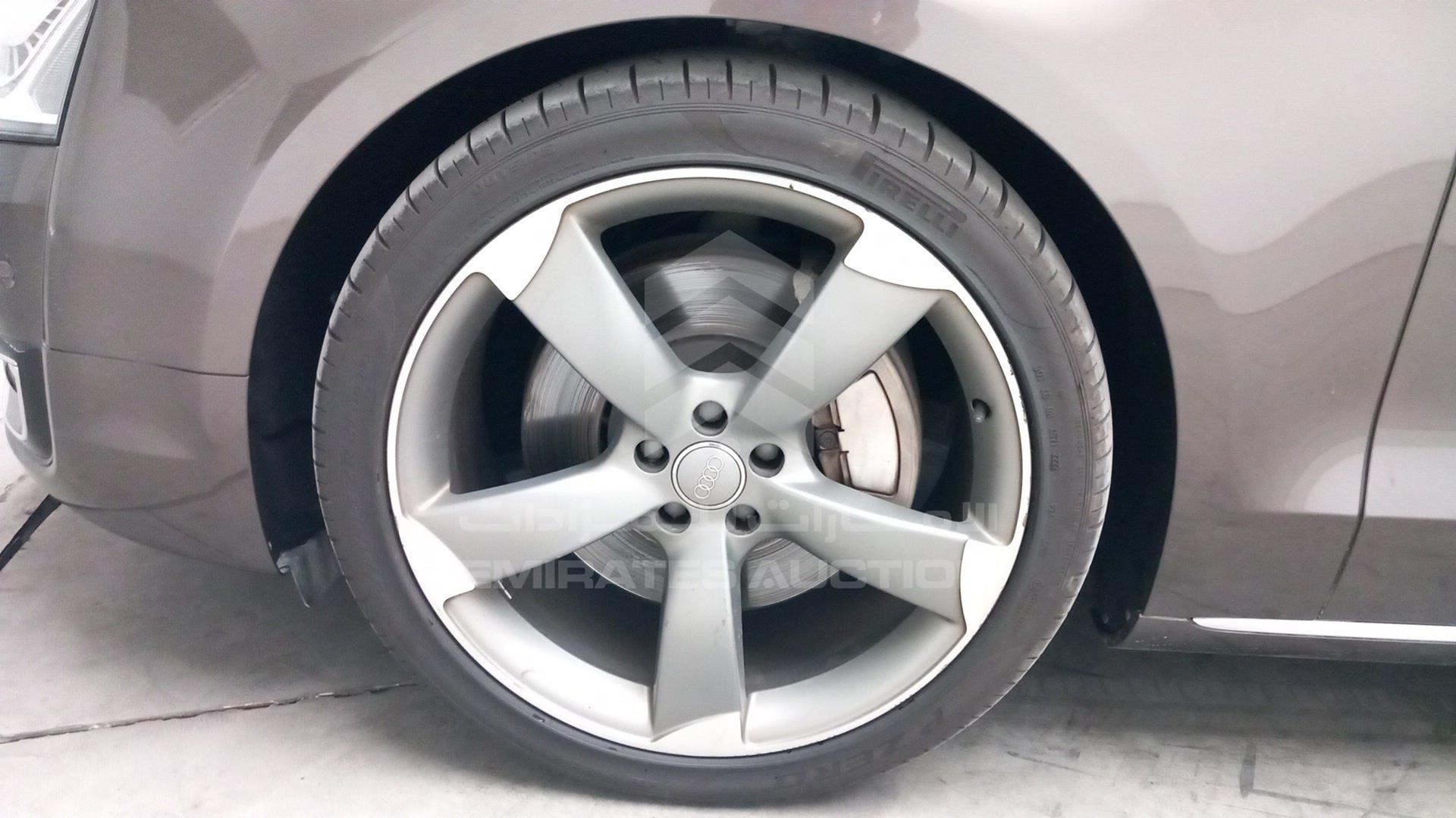 2015 AUDI A8 VIN: WAUY2BFD4FN007092