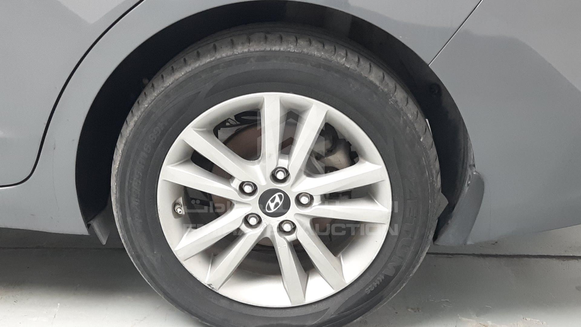 2017 HYUNDAI ELANTRA VIN: KMHD741CXHU399092