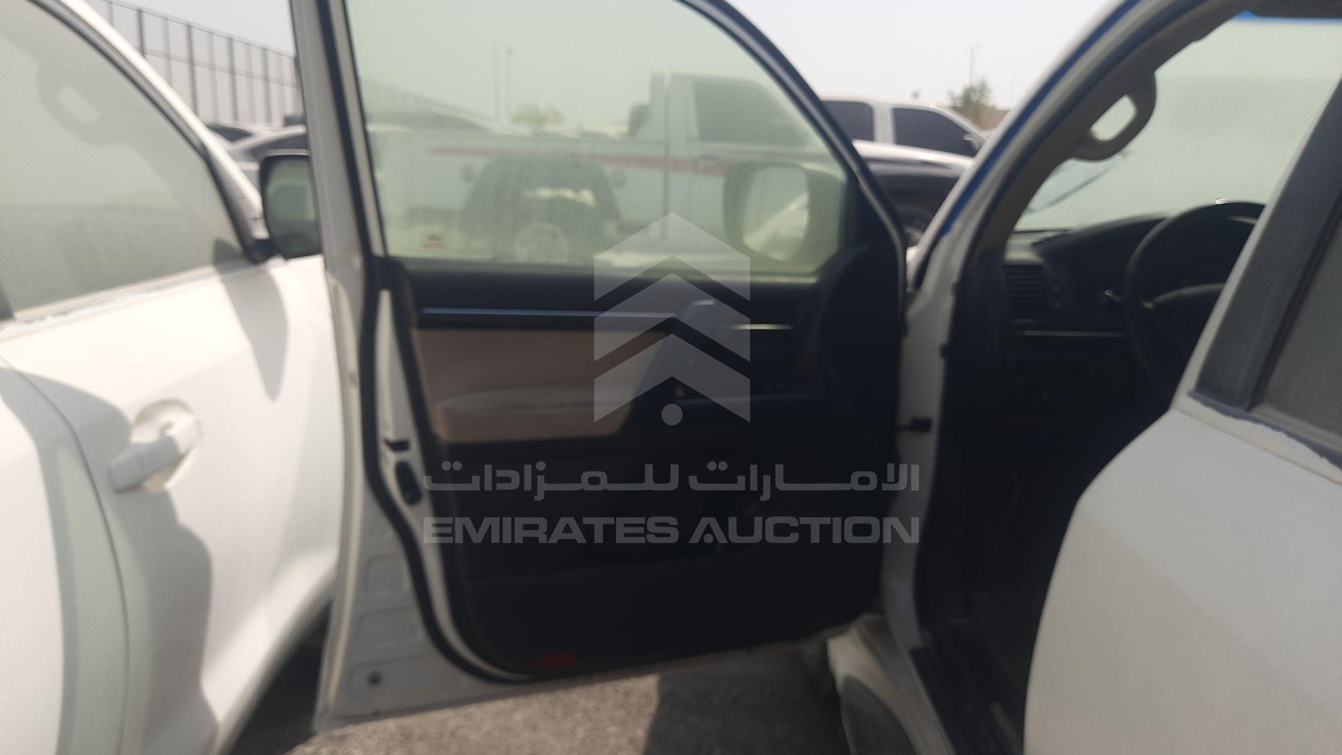 2011 TOYOTA LAND CRUISER VIN: JTMHU09J7B5052802