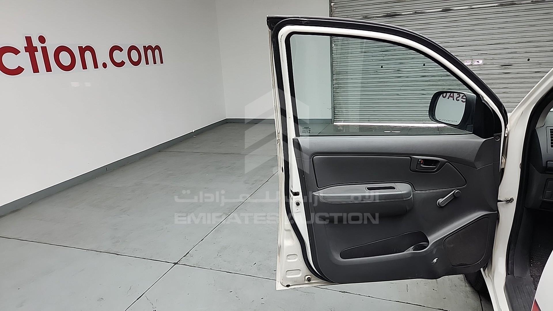2014 TOYOTA HILUX VIN: MR0EX12G4E2349869