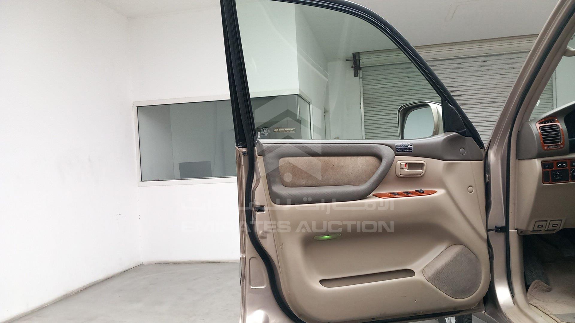 2006 TOYOTA LAND CRUISER VIN: JTEHT05J762085164