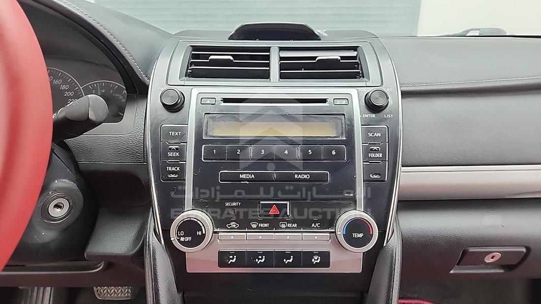2014 Toyota Camry — Entertainment Systems & Camera Monitor & Navigation — Photo 20